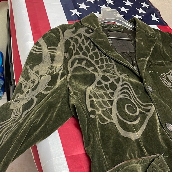 Z BRANDVELVET EVERGREEN DRAGON ON SLEEVE